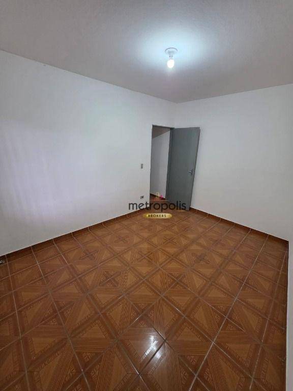 Casa para alugar com 2 quartos, 70m² - Foto 11