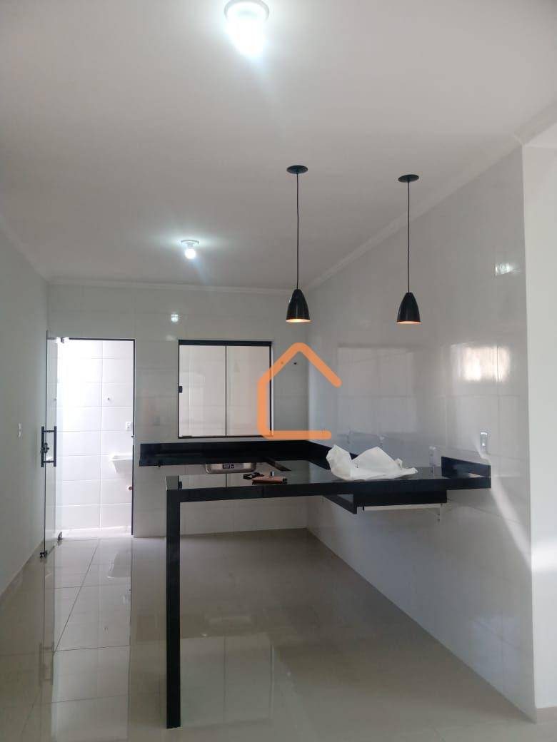 Casa à venda com 3 quartos, 114m² - Foto 3