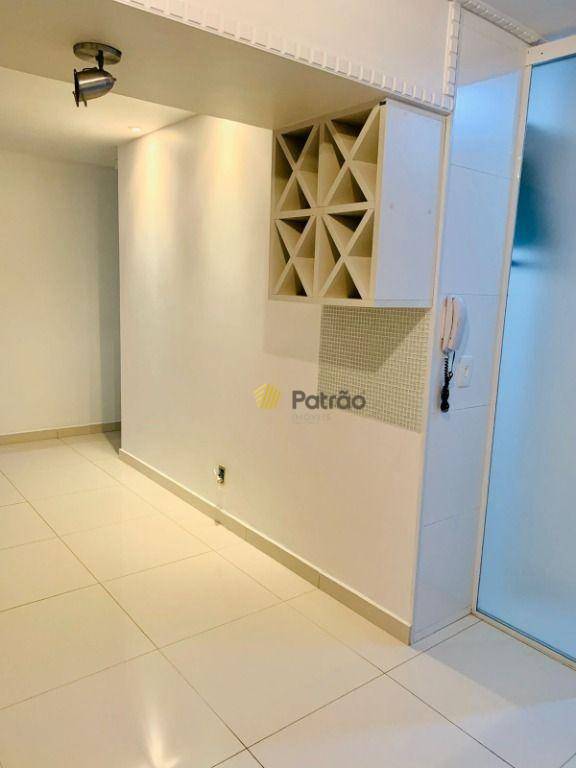 Apartamento à venda com 3 quartos, 70m² - Foto 2