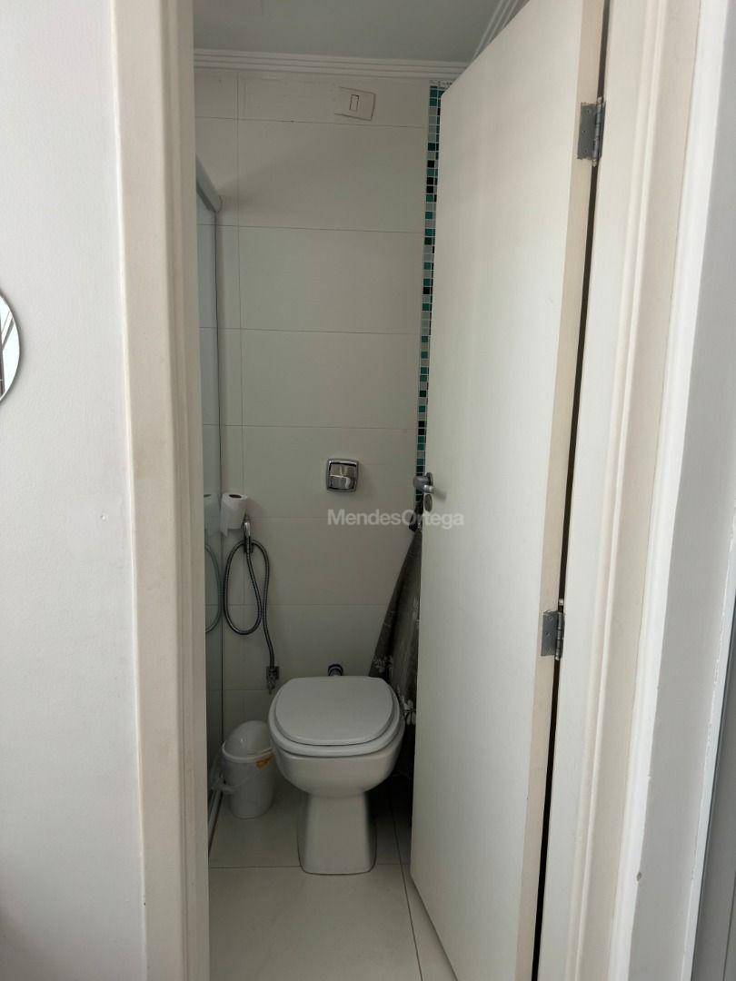 Apartamento para alugar com 3 quartos, 110m² - Foto 18