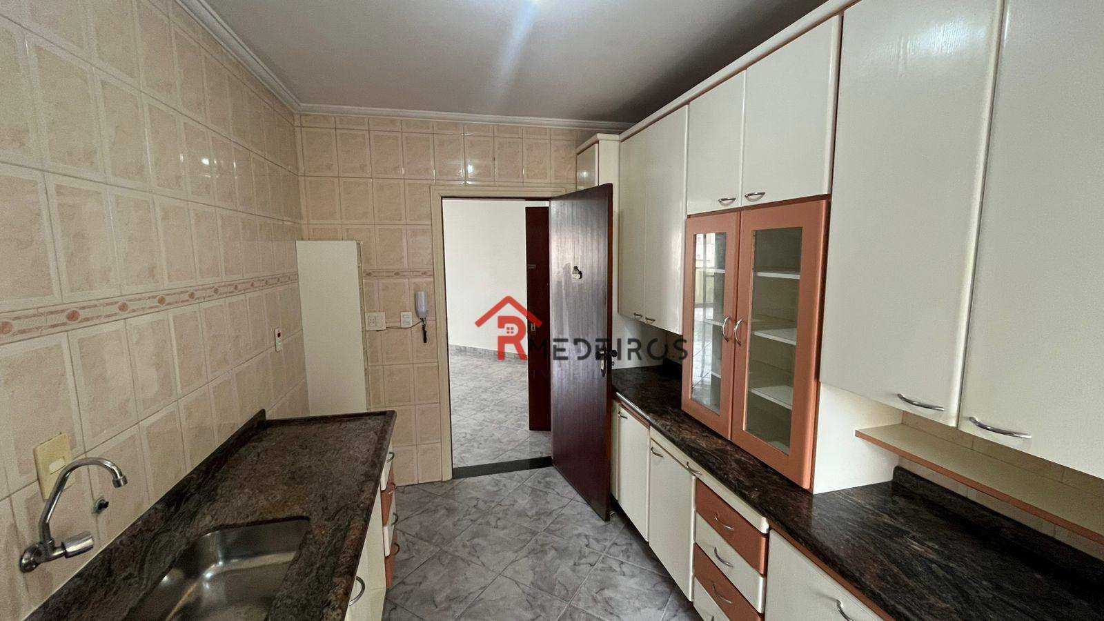 Apartamento para alugar com 2 quartos, 83m² - Foto 10