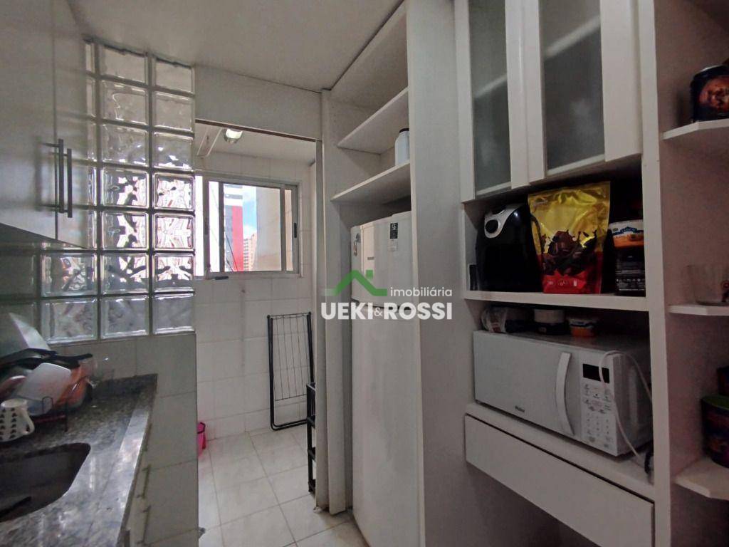 Apartamento à venda com 2 quartos, 65m² - Foto 3