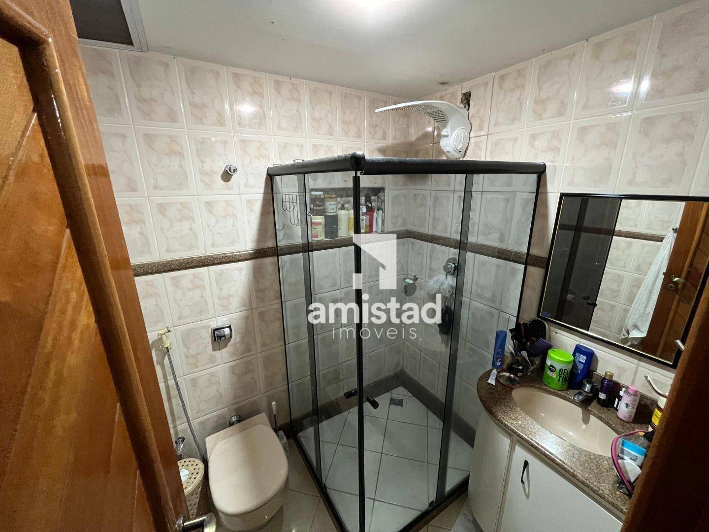 Casa à venda com 5 quartos, 235m² - Foto 10