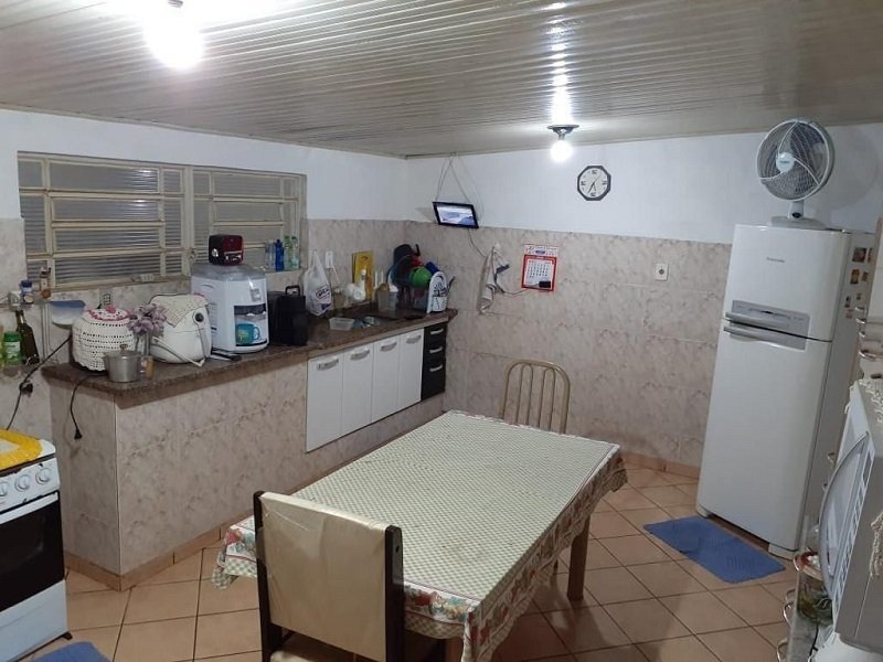 Casa à venda com 3 quartos, 150m² - Foto 4