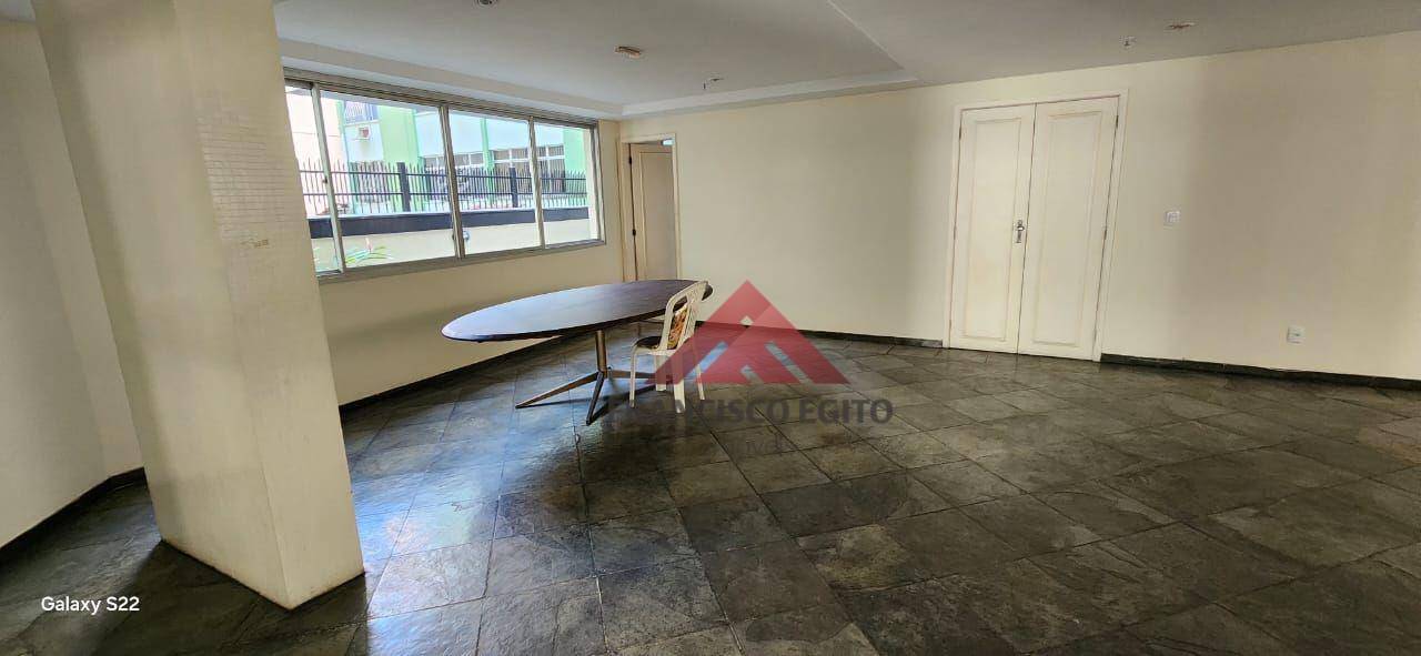 Apartamento para alugar com 3 quartos, 120m² - Foto 23