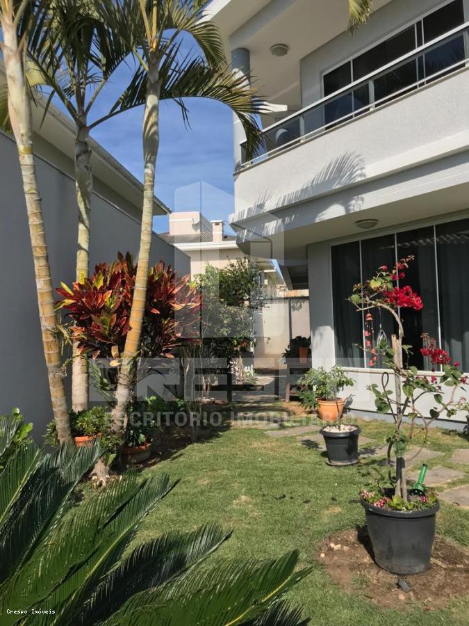 Casa à venda com 4 quartos, 350m² - Foto 1