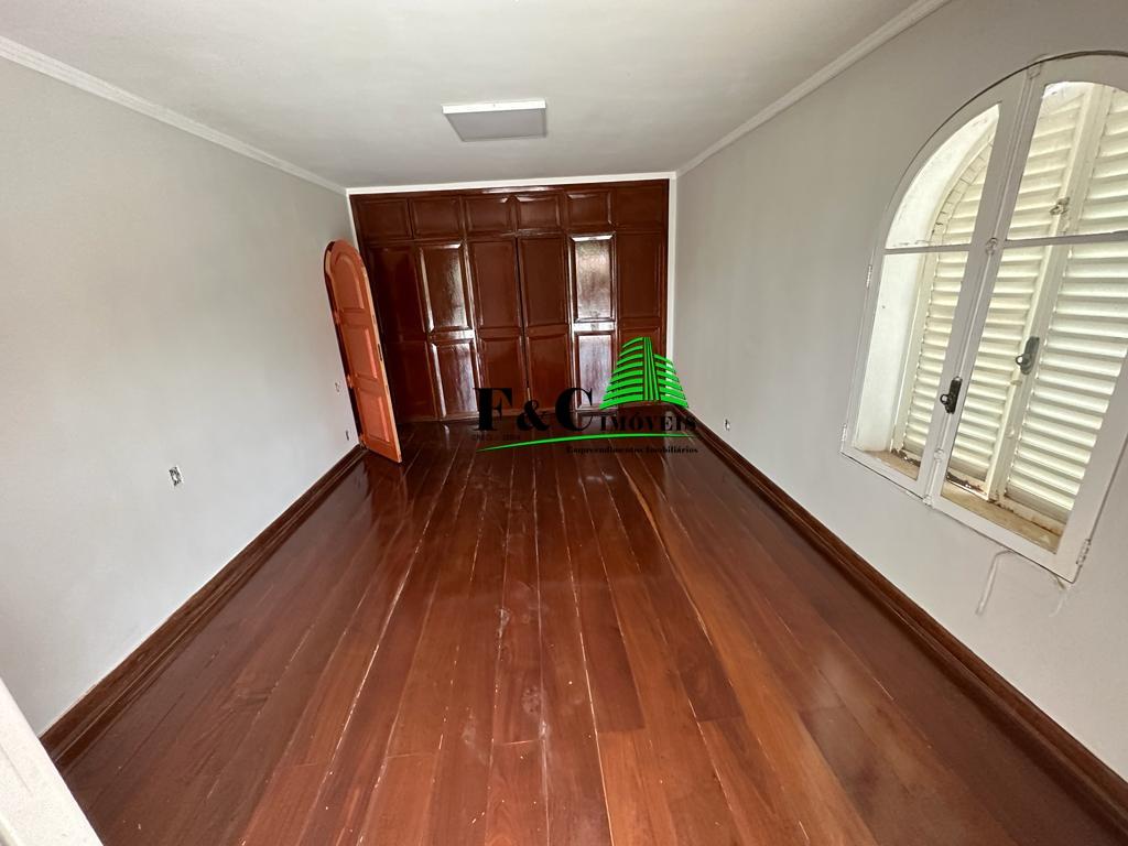 Casa à venda com 10 quartos, 1000m² - Foto 4