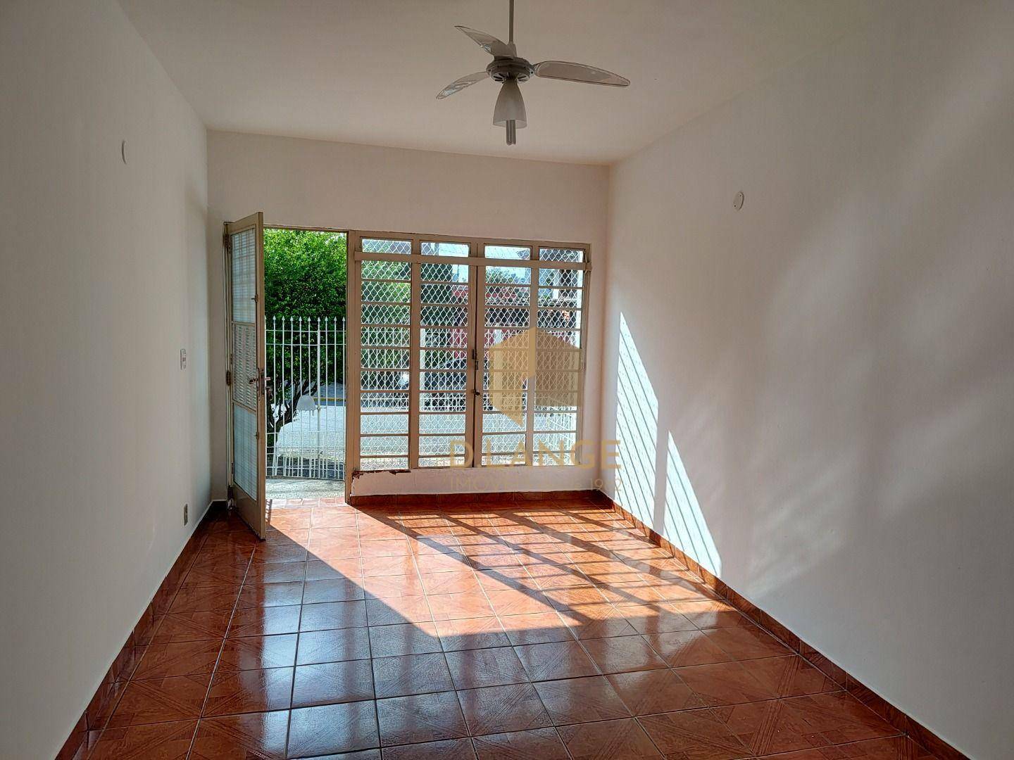 Casa para alugar com 3 quartos, 100m² - Foto 4