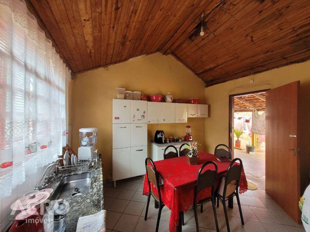 Casa à venda com 3 quartos, 200m² - Foto 17