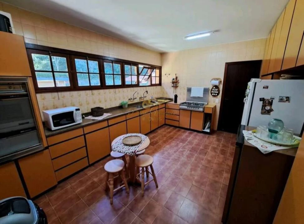 Casa de Condomínio à venda com 4 quartos, 300m² - Foto 39