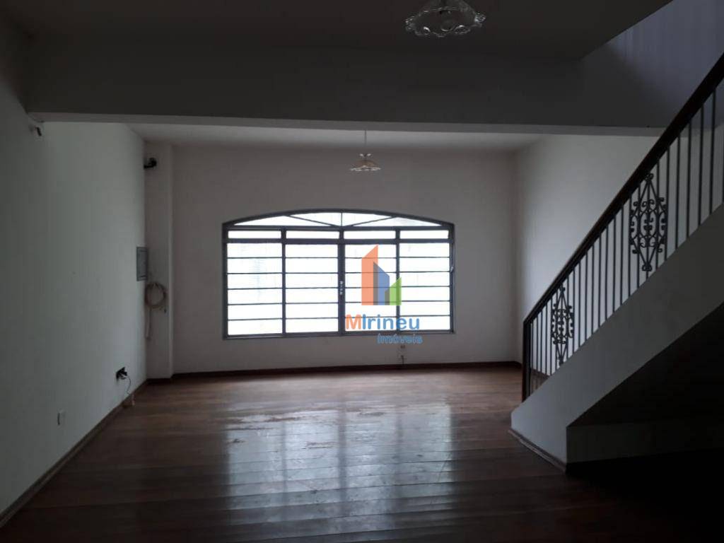 Casa à venda com 3 quartos, 200m² - Foto 5