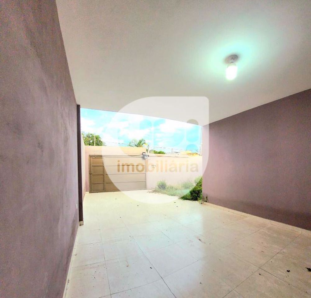 Casa à venda com 2 quartos, 150m² - Foto 2