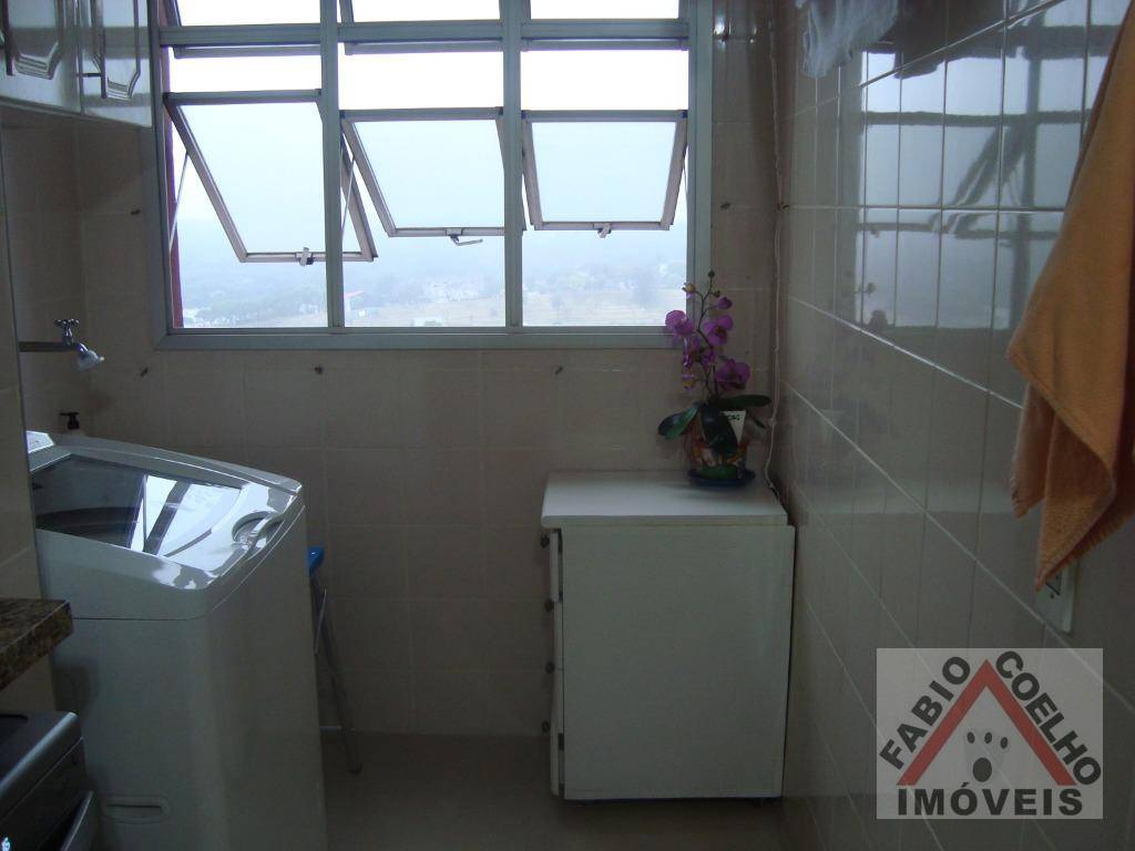 Apartamento à venda com 2 quartos, 64m² - Foto 8