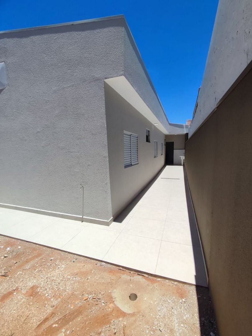 Casa à venda com 3 quartos, 120m² - Foto 2