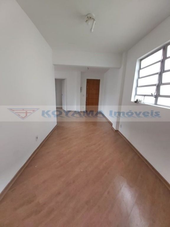 Apartamento à venda com 3 quartos, 150m² - Foto 2