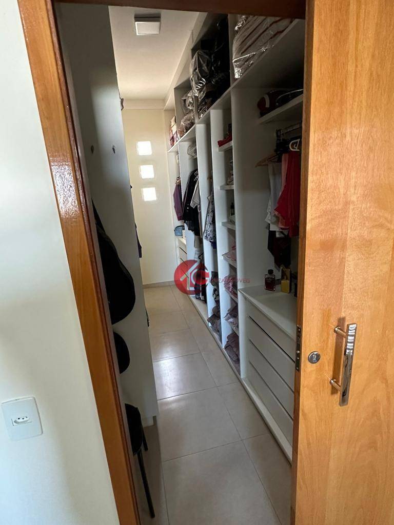 Sobrado à venda com 4 quartos, 272m² - Foto 12