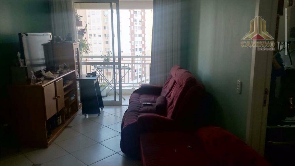 Apartamento à venda com 3 quartos, 74m² - Foto 2