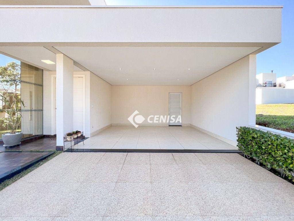 Casa de Condomínio à venda com 4 quartos, 236m² - Foto 4