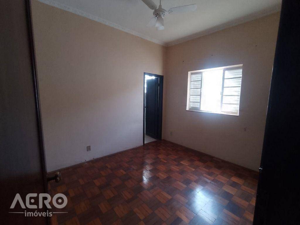 Casa à venda com 3 quartos, 170m² - Foto 10