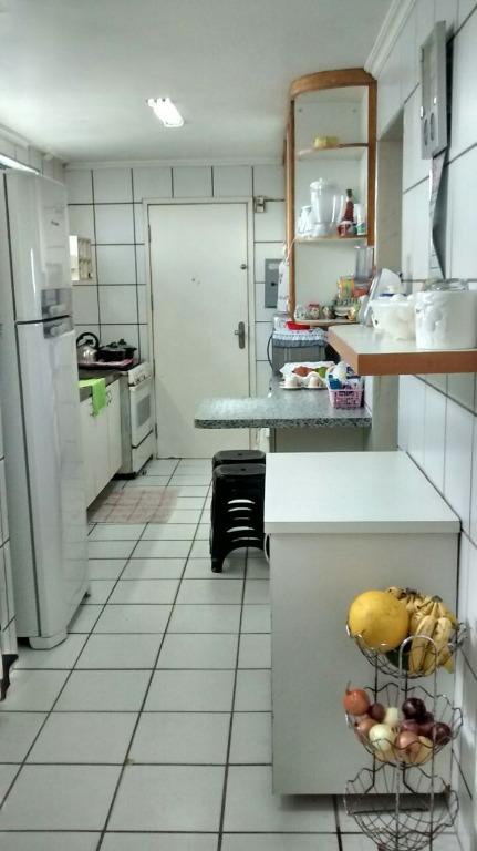 Apartamento à venda com 3 quartos, 137m² - Foto 13