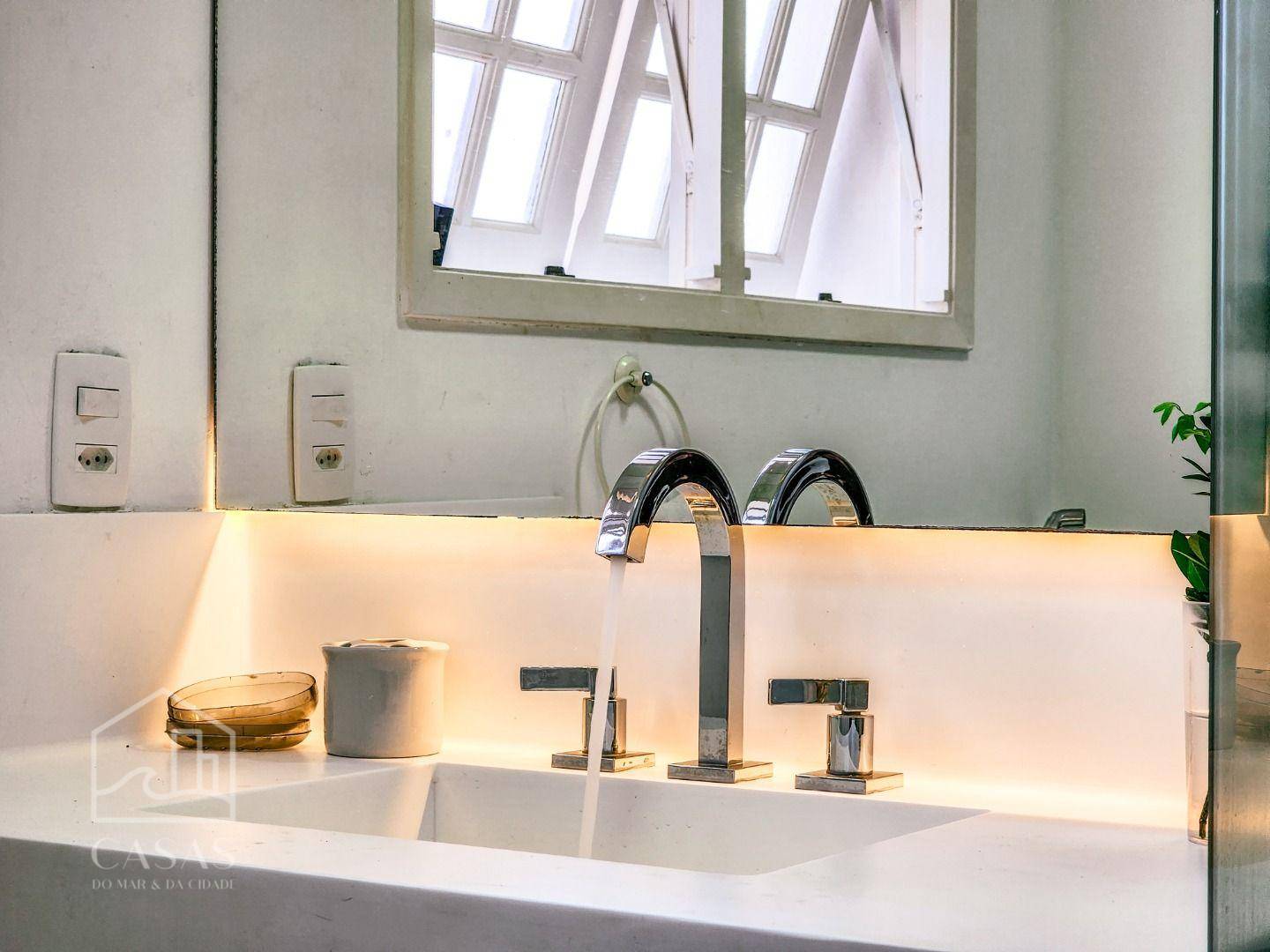 Casa de Condomínio à venda e temporada com 4 quartos, 250m² - Foto 27