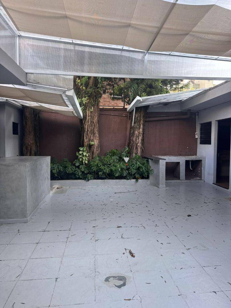 Casa à venda e aluguel com 6 quartos, 350m² - Foto 13