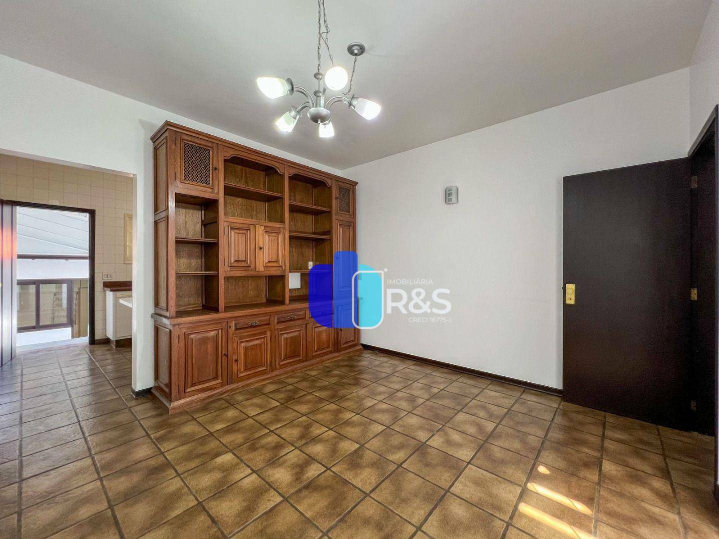 Casa para alugar com 3 quartos, 230m² - Foto 18