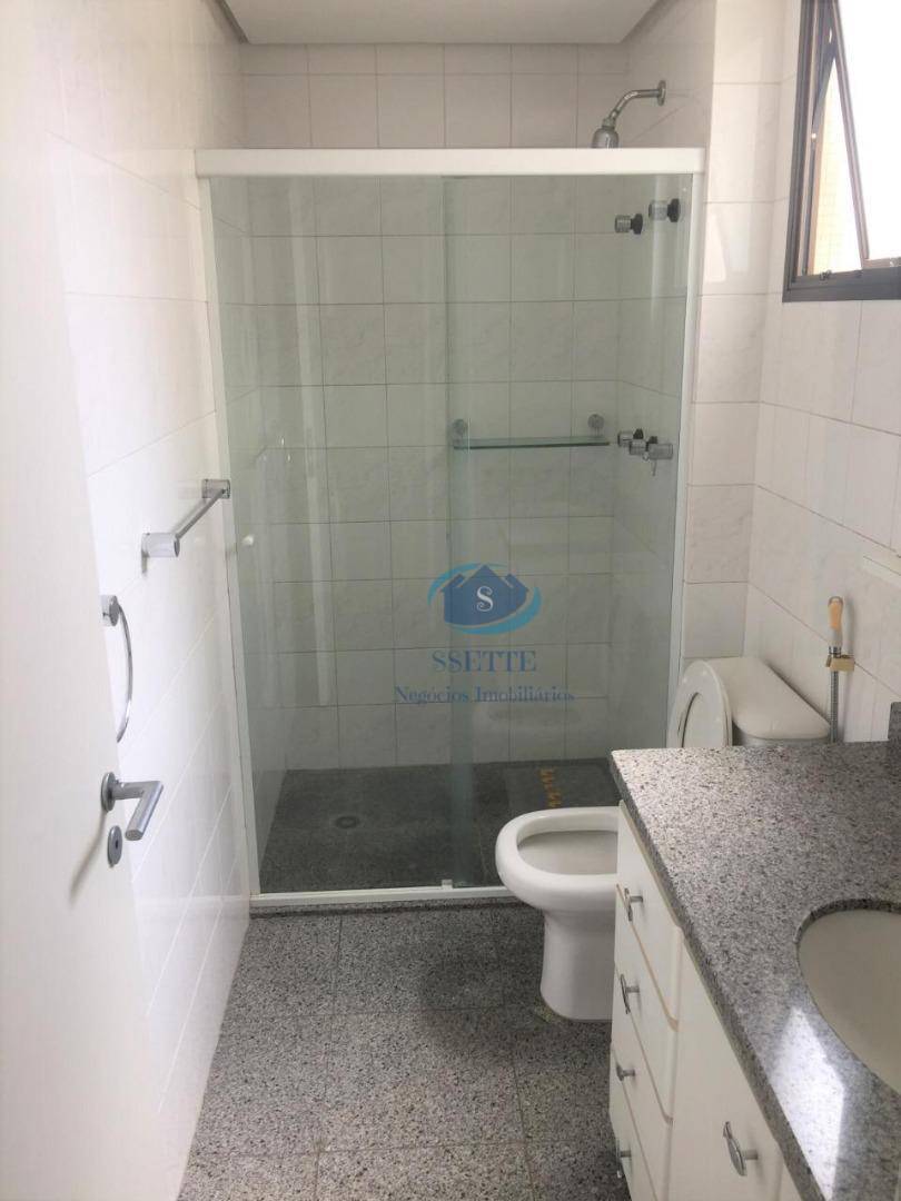 Apartamento à venda com 3 quartos, 185m² - Foto 2