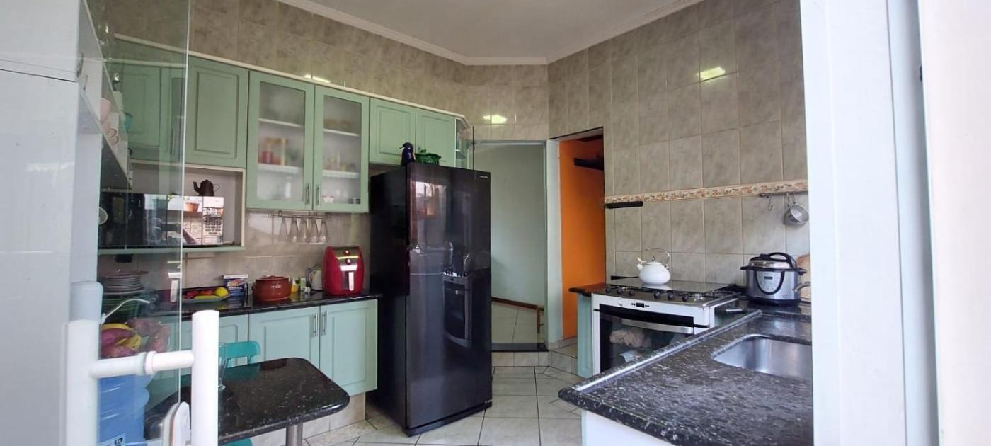 Casa de Condomínio à venda com 3 quartos, 330m² - Foto 8