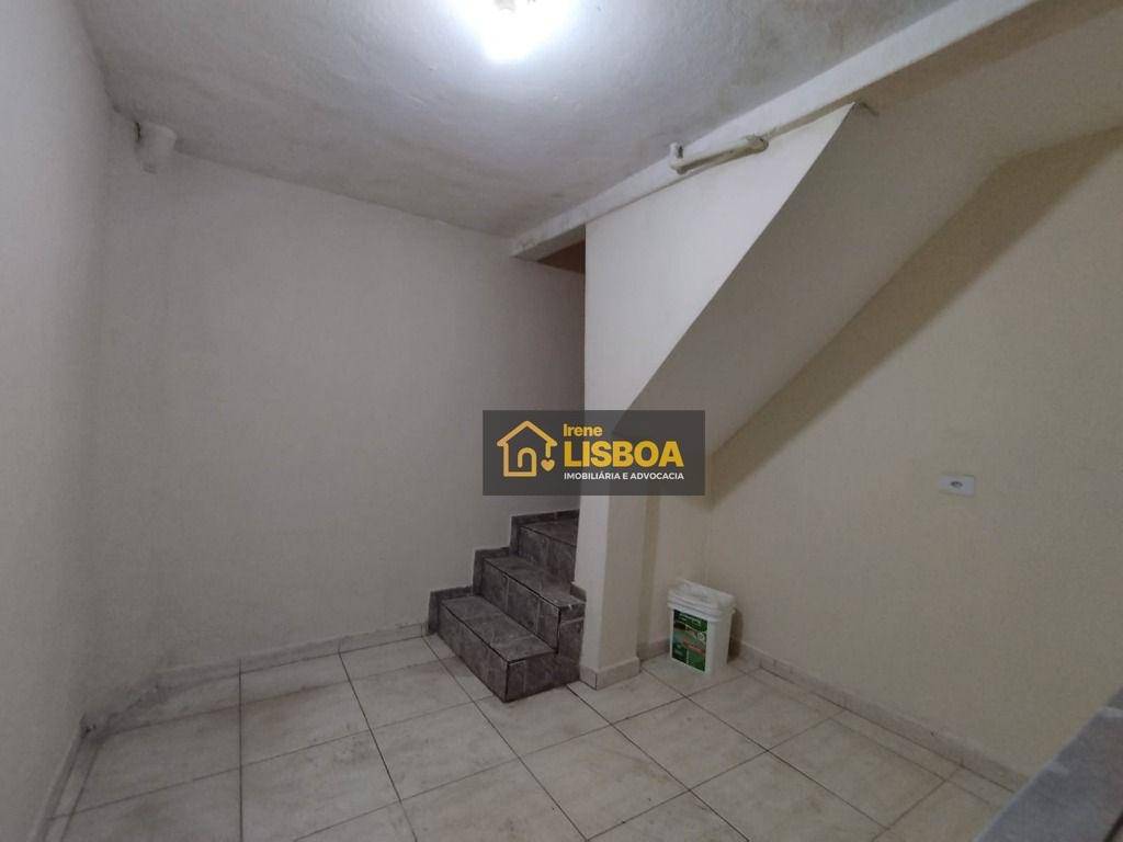 Casa para alugar com 2 quartos, 37m² - Foto 15