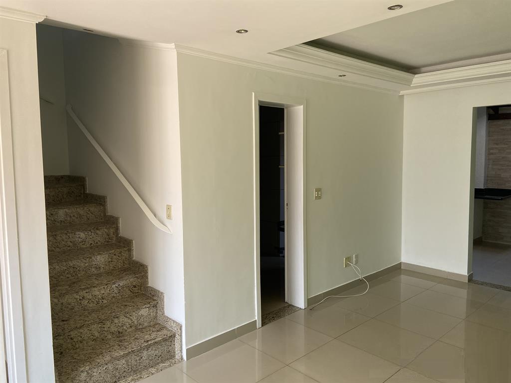 Sobrado à venda com 3 quartos, 110m² - Foto 4