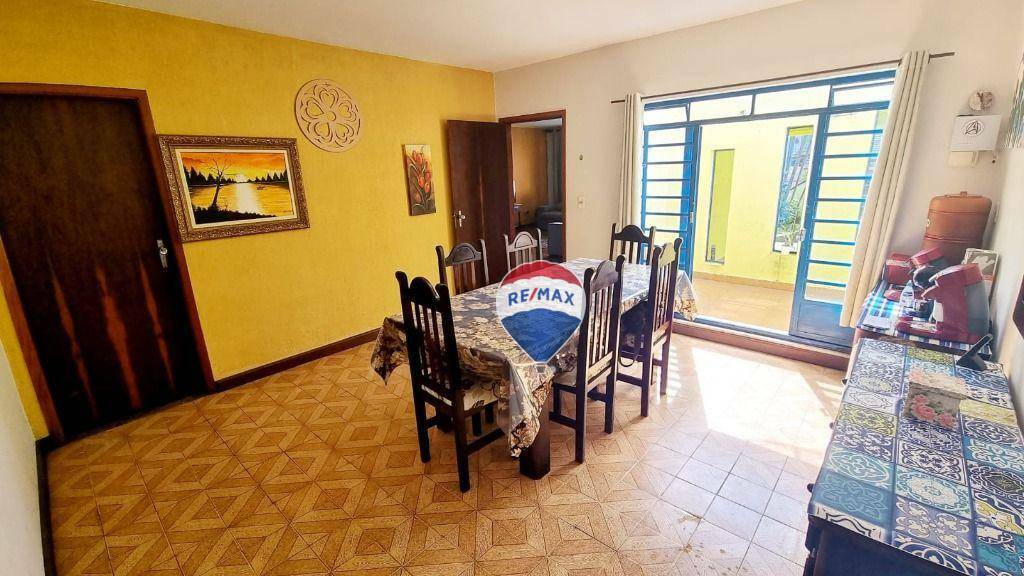 Casa à venda com 3 quartos, 256m² - Foto 12