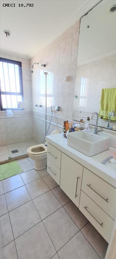 Apartamento à venda com 4 quartos, 198m² - Foto 17