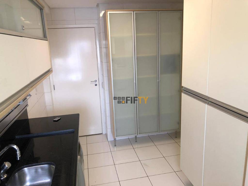 Apartamento para alugar com 3 quartos, 112m² - Foto 13