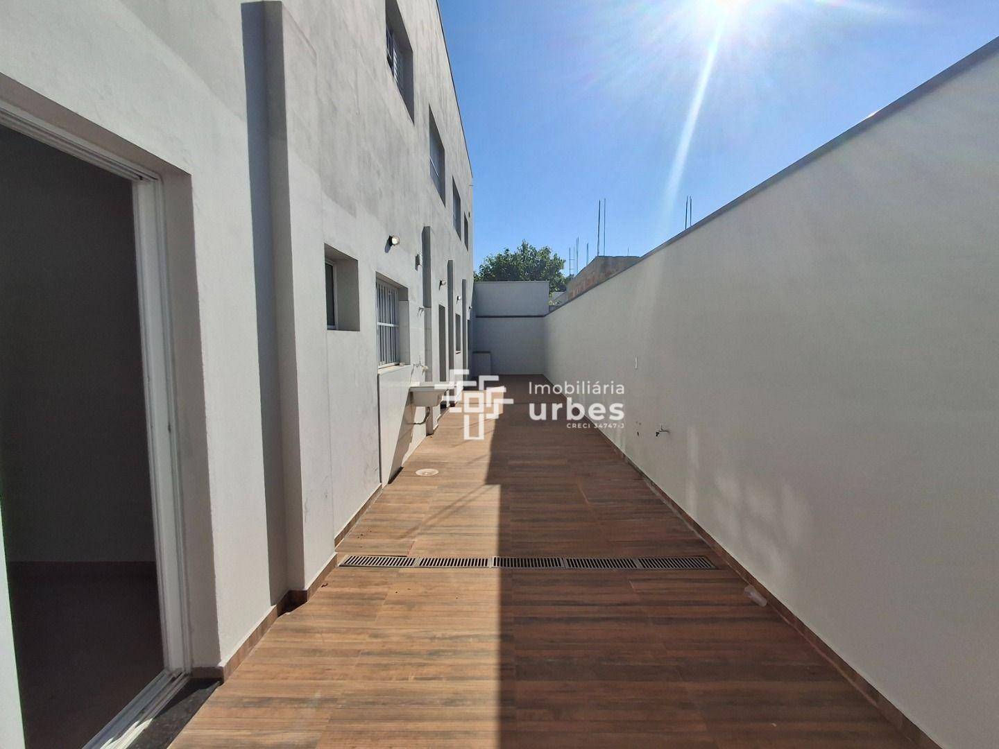 Casa à venda e aluguel com 3 quartos, 215m² - Foto 40