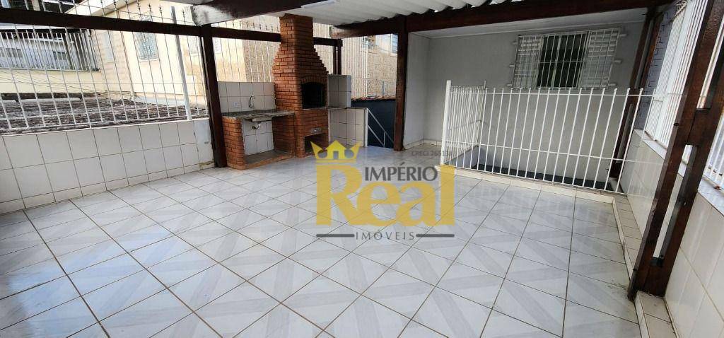 Sobrado à venda com 3 quartos, 120m² - Foto 1