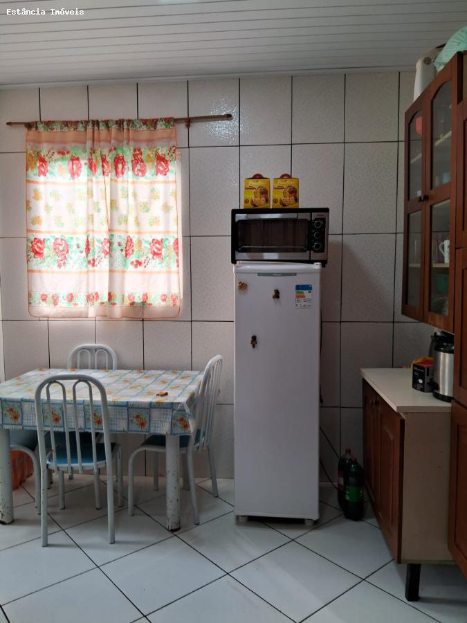 Casa à venda com 2 quartos, 200m² - Foto 1