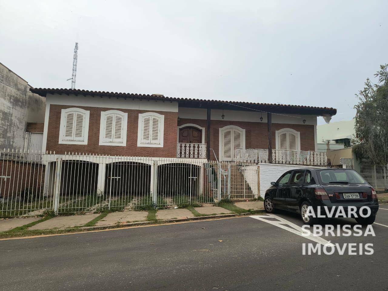 Casa à venda com 4 quartos, 170m² - Foto 1