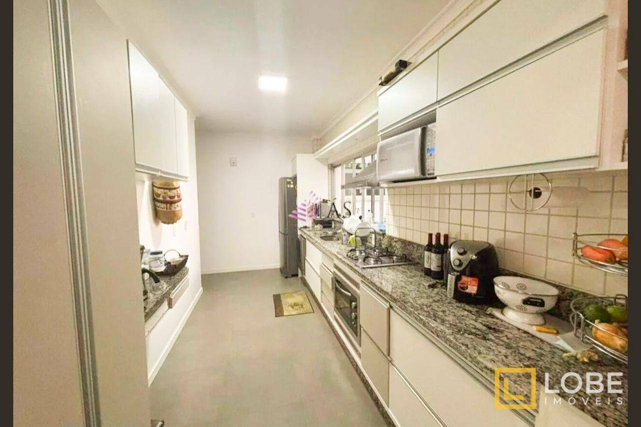 Apartamento à venda com 3 quartos, 203m² - Foto 5