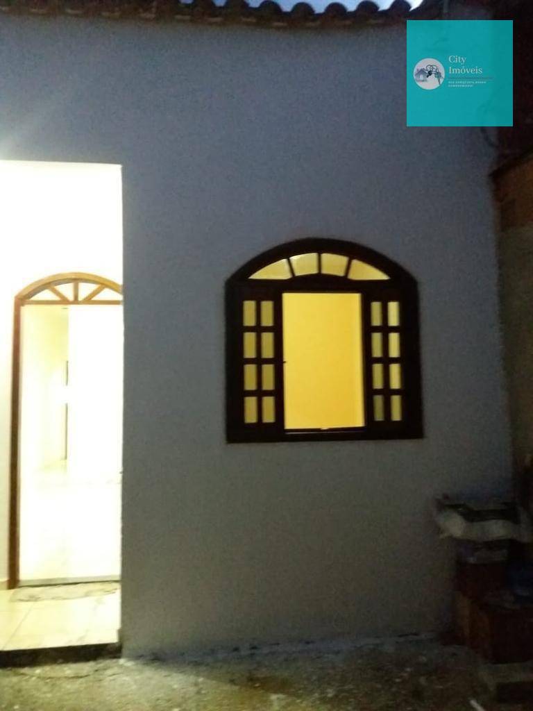 Casa à venda com 4 quartos, 80M2 - Foto 2