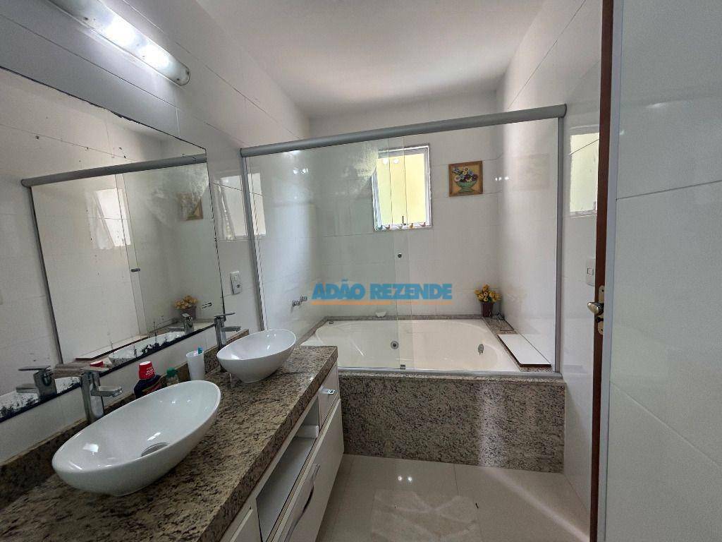 Casa de Condomínio à venda com 4 quartos, 251m² - Foto 18