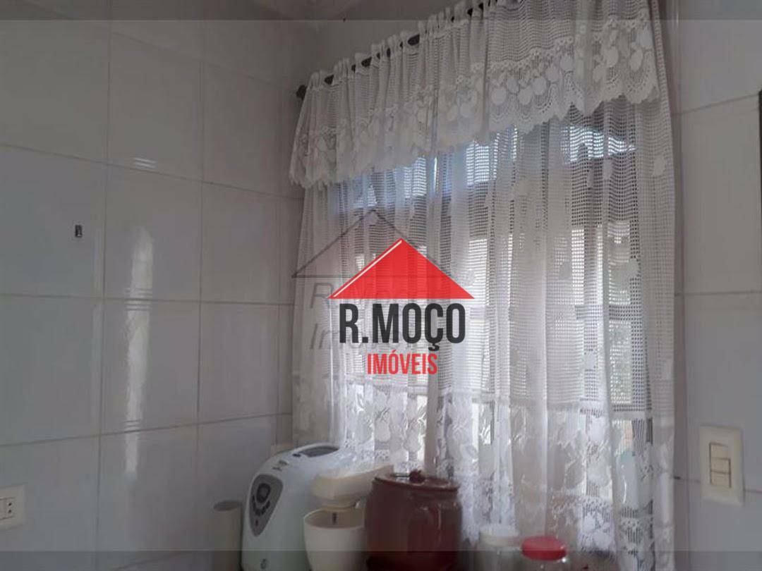 Sobrado à venda com 3 quartos, 200m² - Foto 12