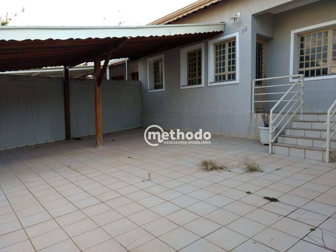 Casa à venda e aluguel com 3 quartos, 234m² - Foto 2