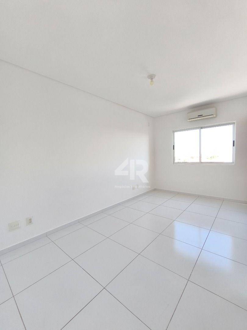 Apartamento à venda com 2 quartos, 71m² - Foto 4