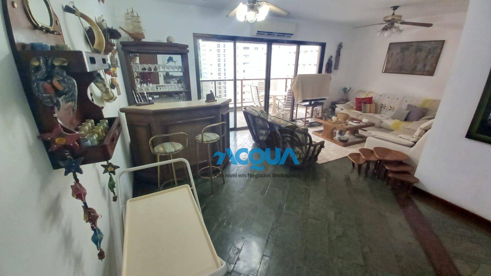 Apartamento à venda com 3 quartos, 135m² - Foto 2