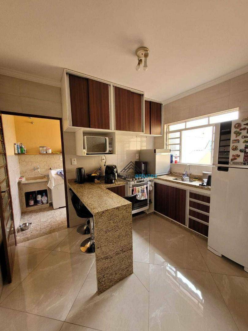 Sobrado à venda com 4 quartos, 253m² - Foto 2