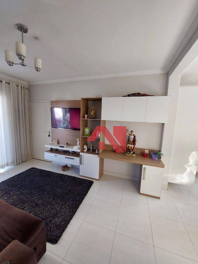 Apartamento à venda com 2 quartos, 67m² - Foto 4