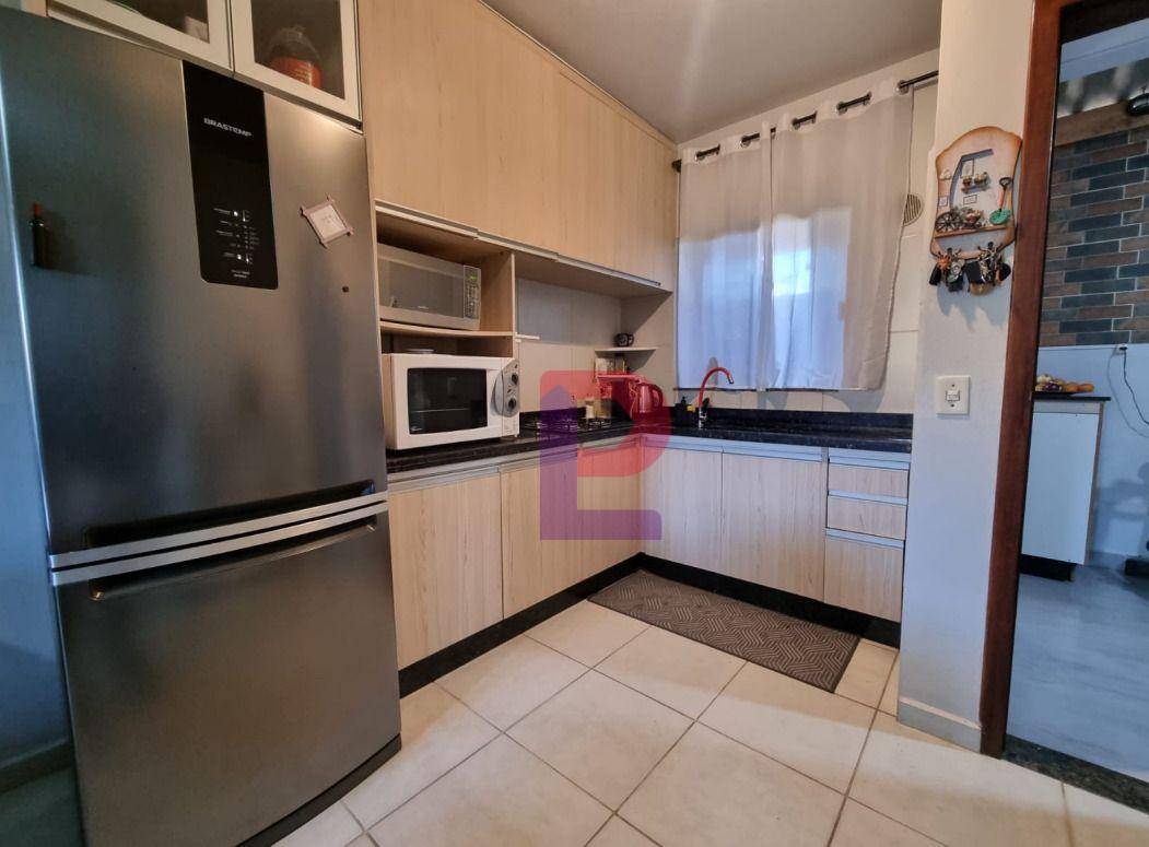 Casa à venda com 2 quartos, 80m² - Foto 5