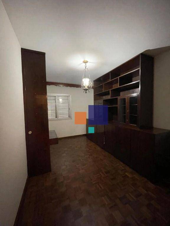 Apartamento para alugar com 4 quartos, 198m² - Foto 9