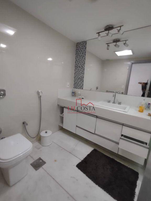 Apartamento à venda com 4 quartos, 198m² - Foto 18